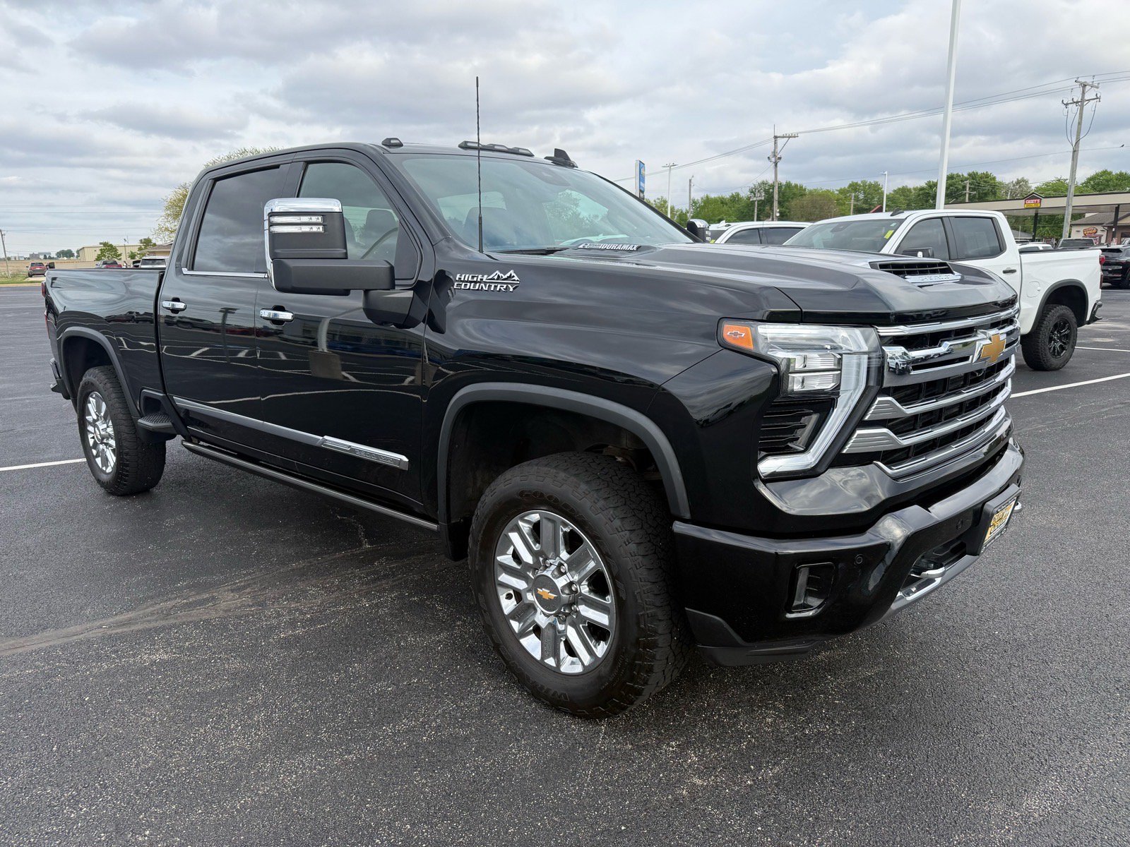 Used 2024 Chevrolet Silverado 2500 High Country w/ High Country Premium Package AWD/4WD image 7