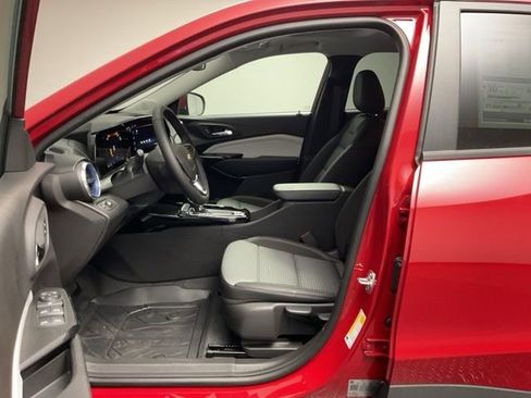 New 2026 Chevrolet Trax LT image 12