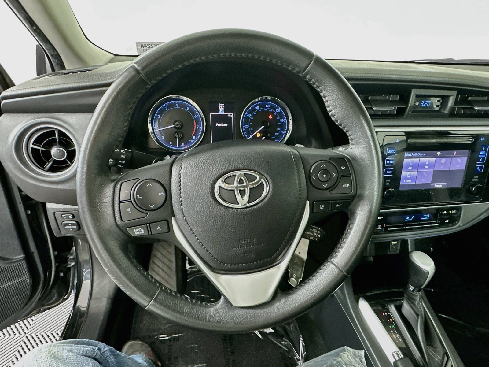 Used 2017 Toyota Corolla SE FWD image 11