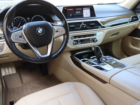 Used 2018 BMW 740i RWD image 5