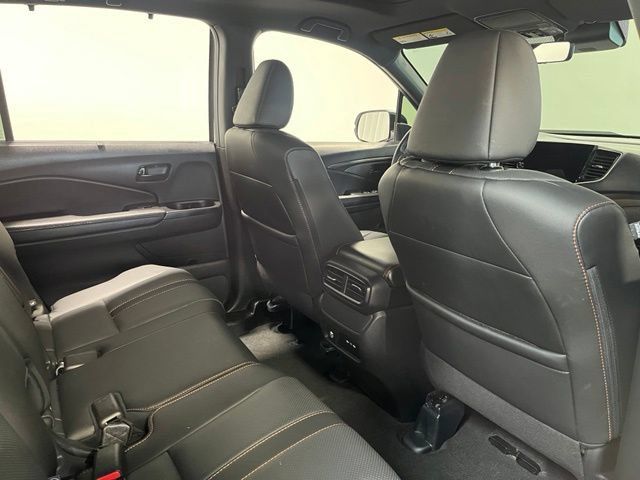 Used 2025 Honda Passport TrailSport image 15