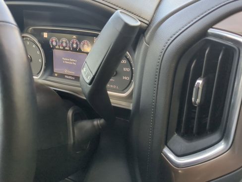 Used 2019 Chevrolet Silverado 1500 High Country w/ Technology Package AWD/4WD image 65