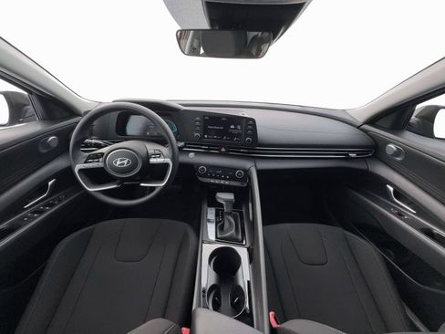 New 2026 Hyundai Elantra Hybrid FWD image 13