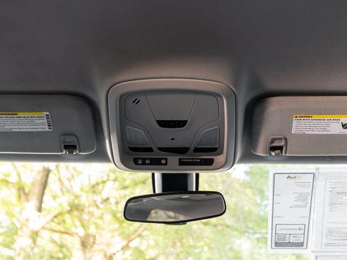 Used 2018 Chevrolet Impala Premier FWD image 59