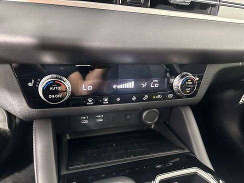 New 2025 Mitsubishi Outlander AWD image 37