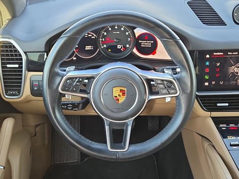 Used 2023 Porsche Cayenne Platinum Edition AWD/4WD image 17