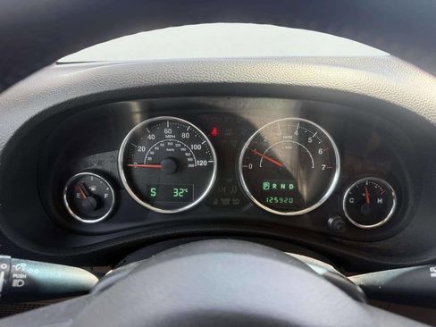 Used 2012 Jeep Wrangler Unlimited Sahara w/ Dual Top Group AWD/4WD image 17