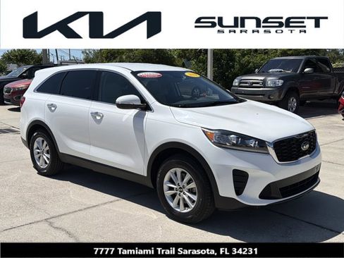 Certified 2019 Kia Sorento FWD image 1