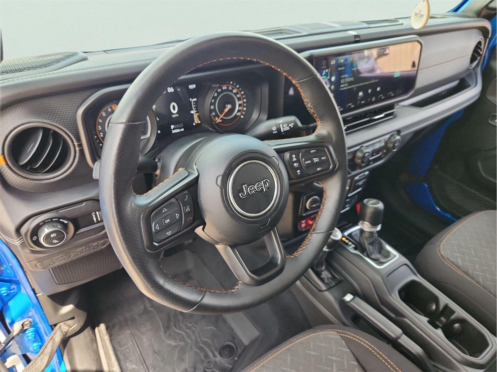 Used 2024 Jeep Gladiator Mojave w/ Convenience Group AWD/4WD image 10
