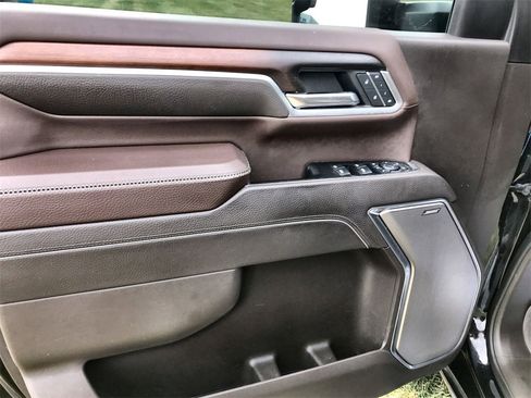 Used 2025 GMC Sierra 2500 Denali w/ Denali Reserve Package image 13