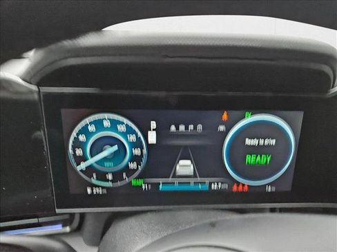 Used 2025 Hyundai Elantra SEL FWD image 15