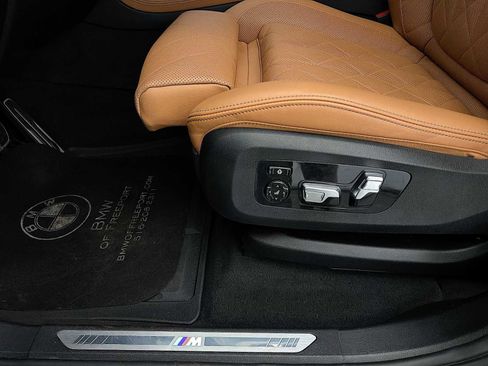 Used 2023 BMW X7 xDrive40i w/ M Sport Package AWD/4WD image 10
