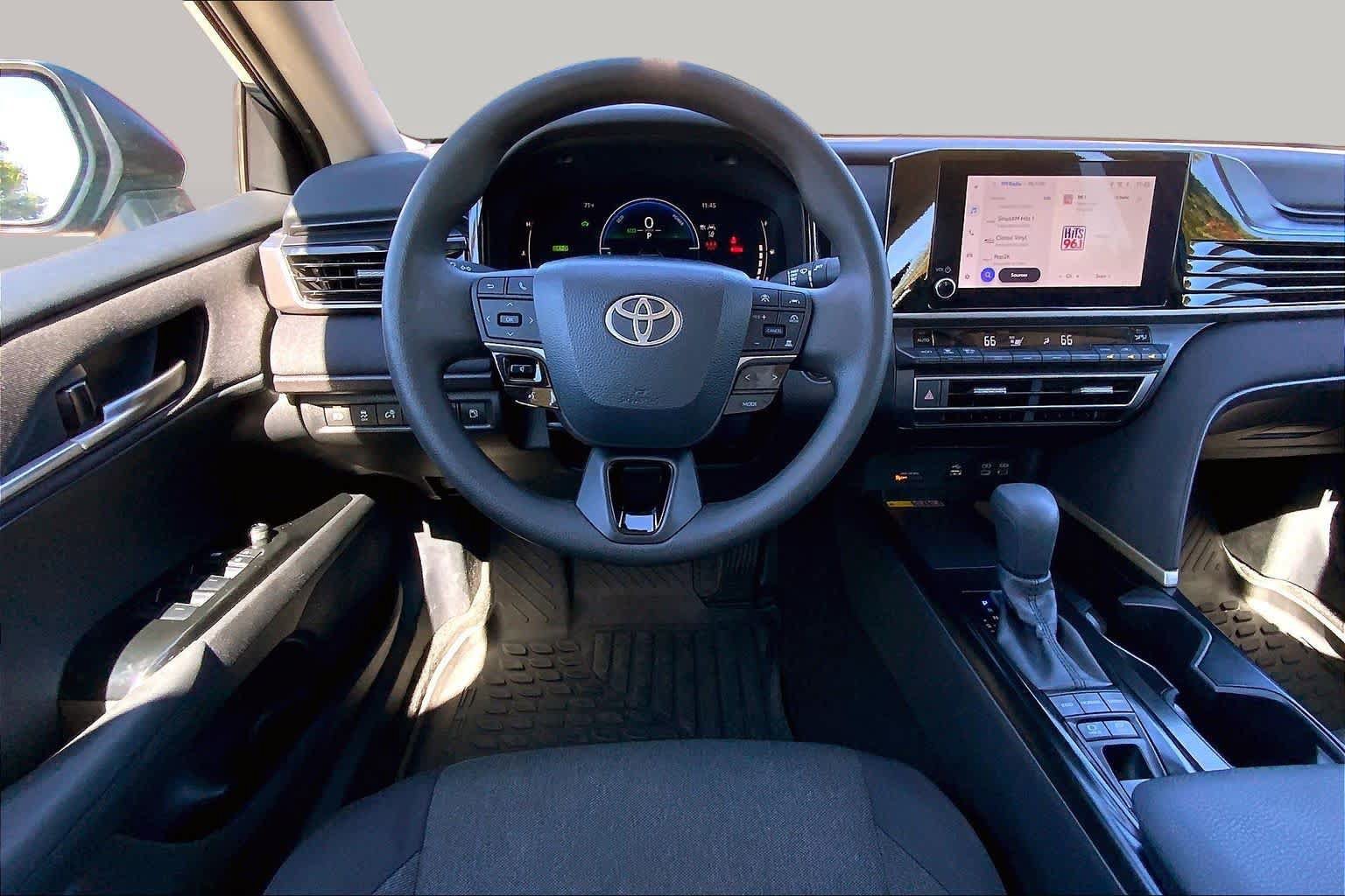 Used 2025 Toyota Camry LE FWD image 6