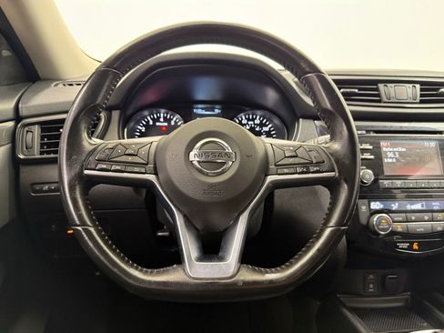 Used 2017 Nissan Rogue SV FWD image 20