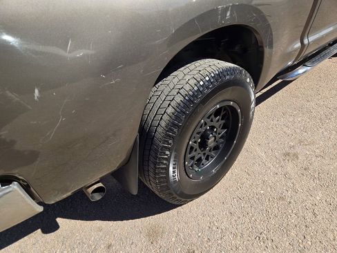 Used 2011 Toyota Tundra 4x4 Double Cab w/ Tow Pkg image 10