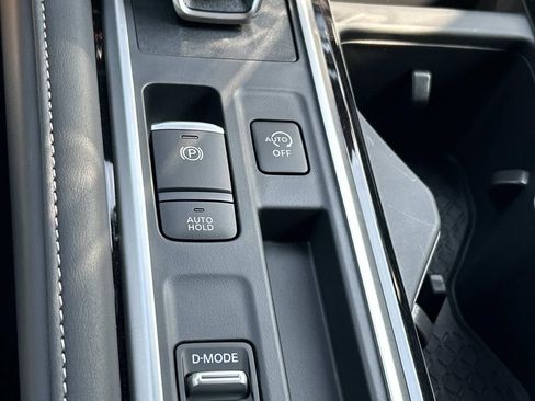 New 2026 Nissan Pathfinder SL FWD image 33