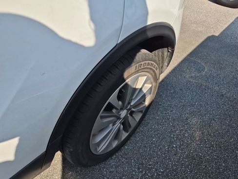 Used 2019 Buick Encore Preferred FWD image 5