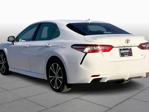 Used 2020 Toyota Camry SE image 12