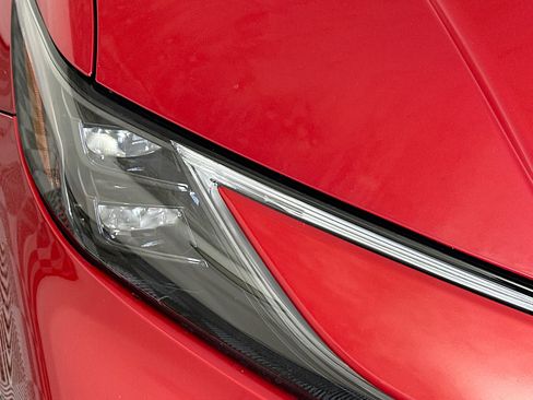 Used 2025 Toyota Camry XSE FWD image 9