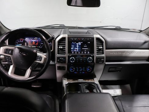 Used 2018 Ford F250 Lariat w/ Lariat Ultimate Package AWD/4WD image 16