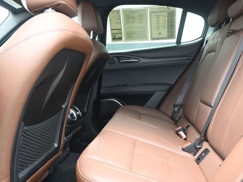 Used 2022 Alfa Romeo Stelvio Ti image 16