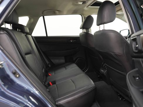 Used 2018 Subaru Outback 2.5i Limited AWD/4WD image 12