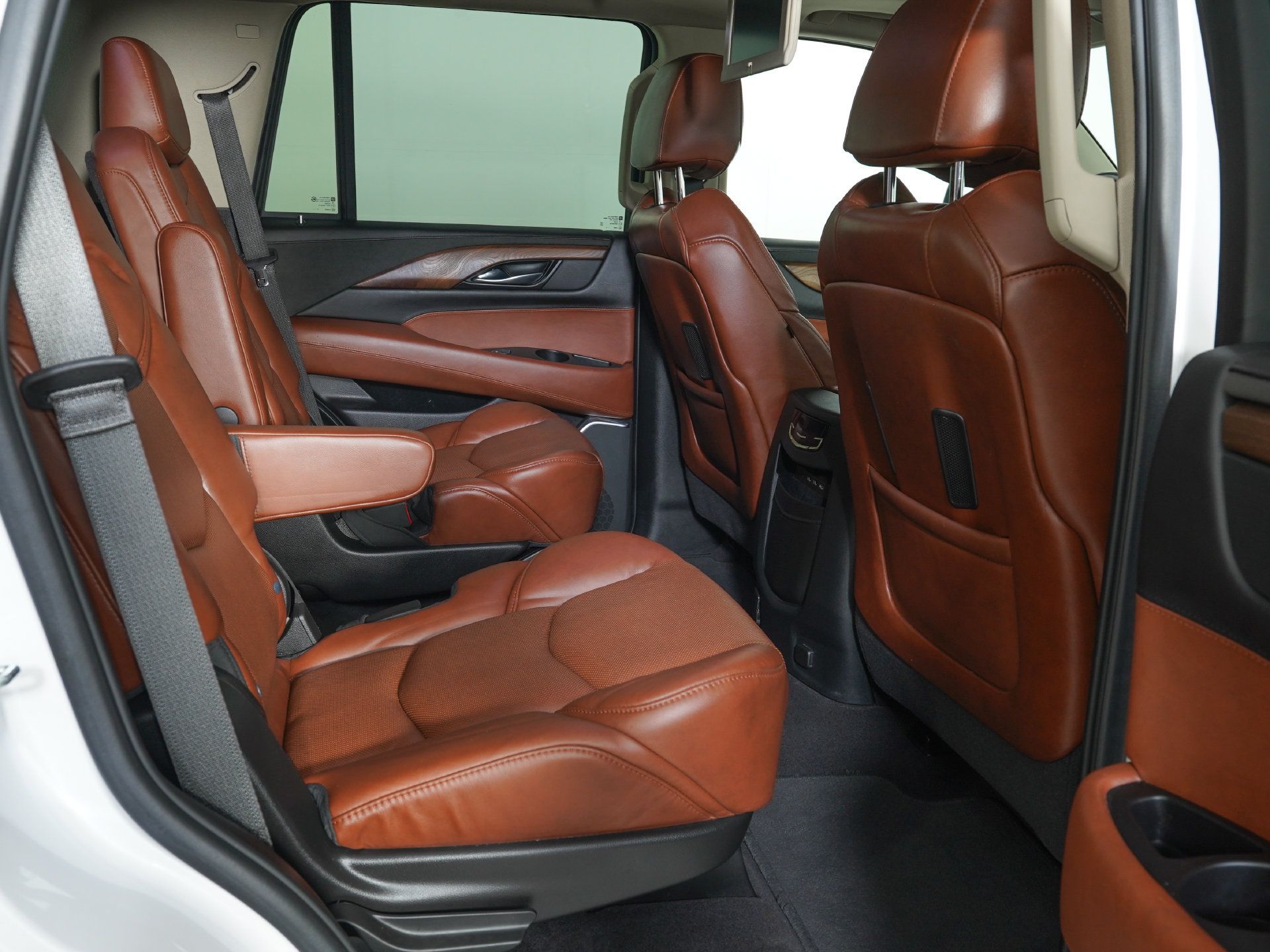 Used 2020 Cadillac Escalade Premium Luxury AWD/4WD image 10