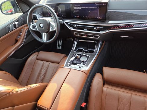 Used 2025 BMW X7 M60i AWD/4WD image 29