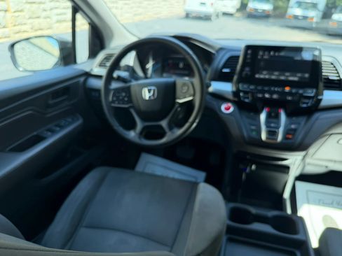 Used 2018 Honda Odyssey EX image 13