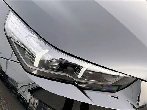 Used 2025 BMW M5 w/ Executive Package image 27