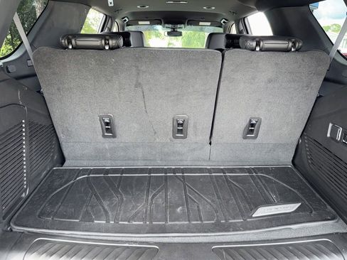 Used 2022 Chevrolet Tahoe LT w/ Luxury Package RWD image 30