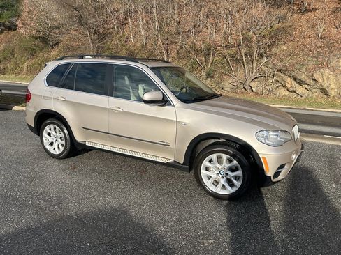 Used 2013 BMW X5 xDrive35i image 9