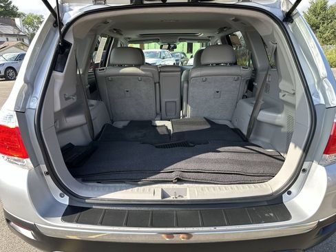 Used 2013 Toyota Highlander SE AWD/4WD image 20
