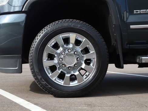 Used 2019 GMC Sierra 2500 Denali AWD/4WD image 29