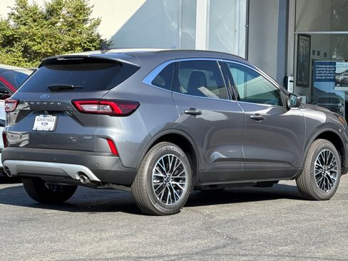 New 2025 Ford Escape SE image 5