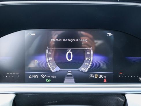 New 2025 Volkswagen Taos SE image 38