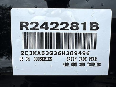 Used 2006 Chrysler 300 Touring RWD image 28