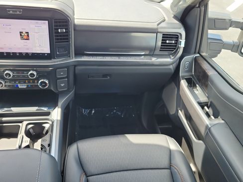 Certified 2025 Ford F250 Lariat w/ Lariat Ultimate Package AWD/4WD image 15