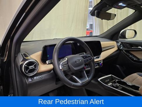 Used 2025 Chevrolet Equinox ACTIV w/ Safety and Technology Package AWD/4WD image 16