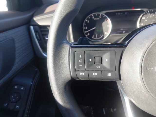 Used 2023 Nissan Rogue SV FWD image 27