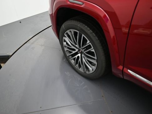 New 2026 GMC Terrain Denali w/ LPO, Black Badging Package image 8