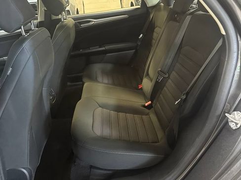 Used 2020 Ford Fusion SE FWD image 6