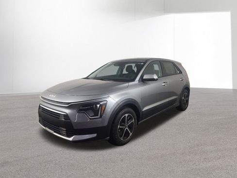 Certified 2024 Kia Niro LX FWD image 2