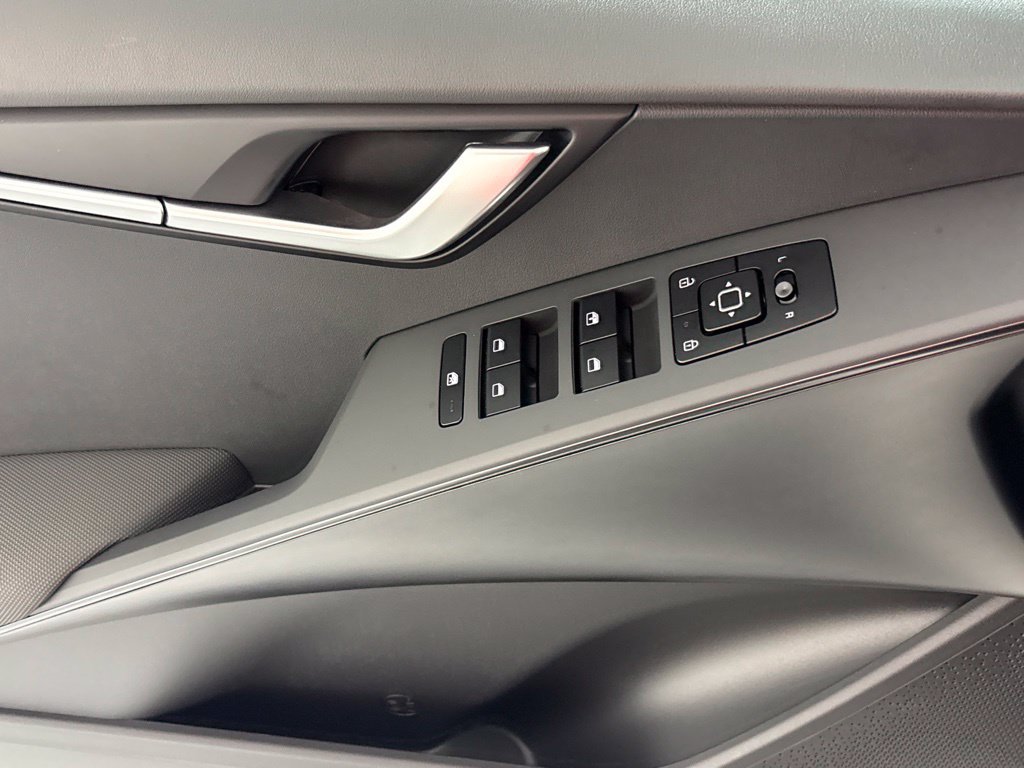 New 2026 Kia Niro LX FWD image 21