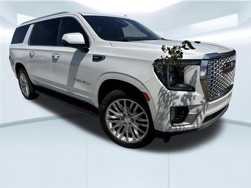 Used 2023 GMC Yukon XL Denali RWD image 2