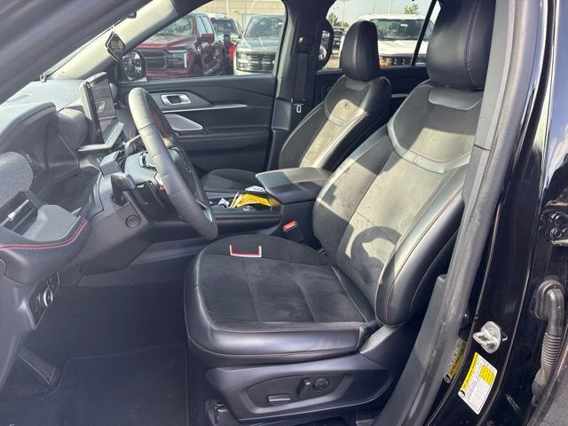 Used 2025 Ford Explorer ST AWD/4WD image 11