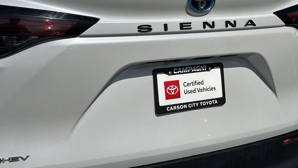 Certified 2025 Toyota Sienna XLE FWD image 28