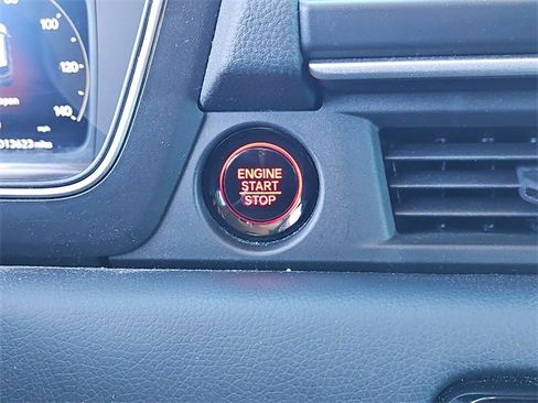 Used 2025 Honda Pilot Elite image 30