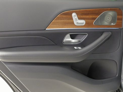 Used 2024 Mercedes-Benz GLS 450 4MATIC w/ AMG Line Exterior image 34