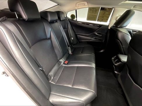 Used 2021 Lexus ES 300h w/ Premium Package image 18